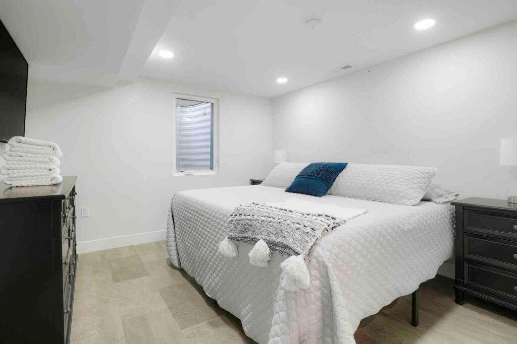 Вилла Sleeps 16 - 15 Min/Downtown, 10 Min/Medical Center Аврора Экстерьер фото